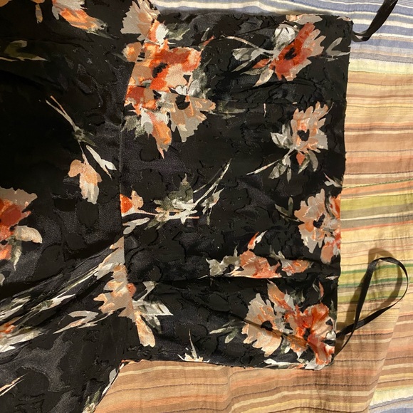 Black dress with flowers for event - size small - beautiful - Picture 4 of 7